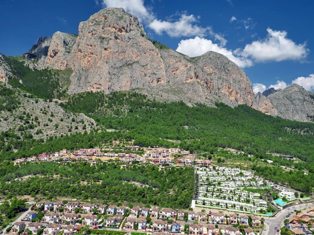 3 bedroom Villa for sale in Polop with pool - € 625,000 (Ref: 7374768)