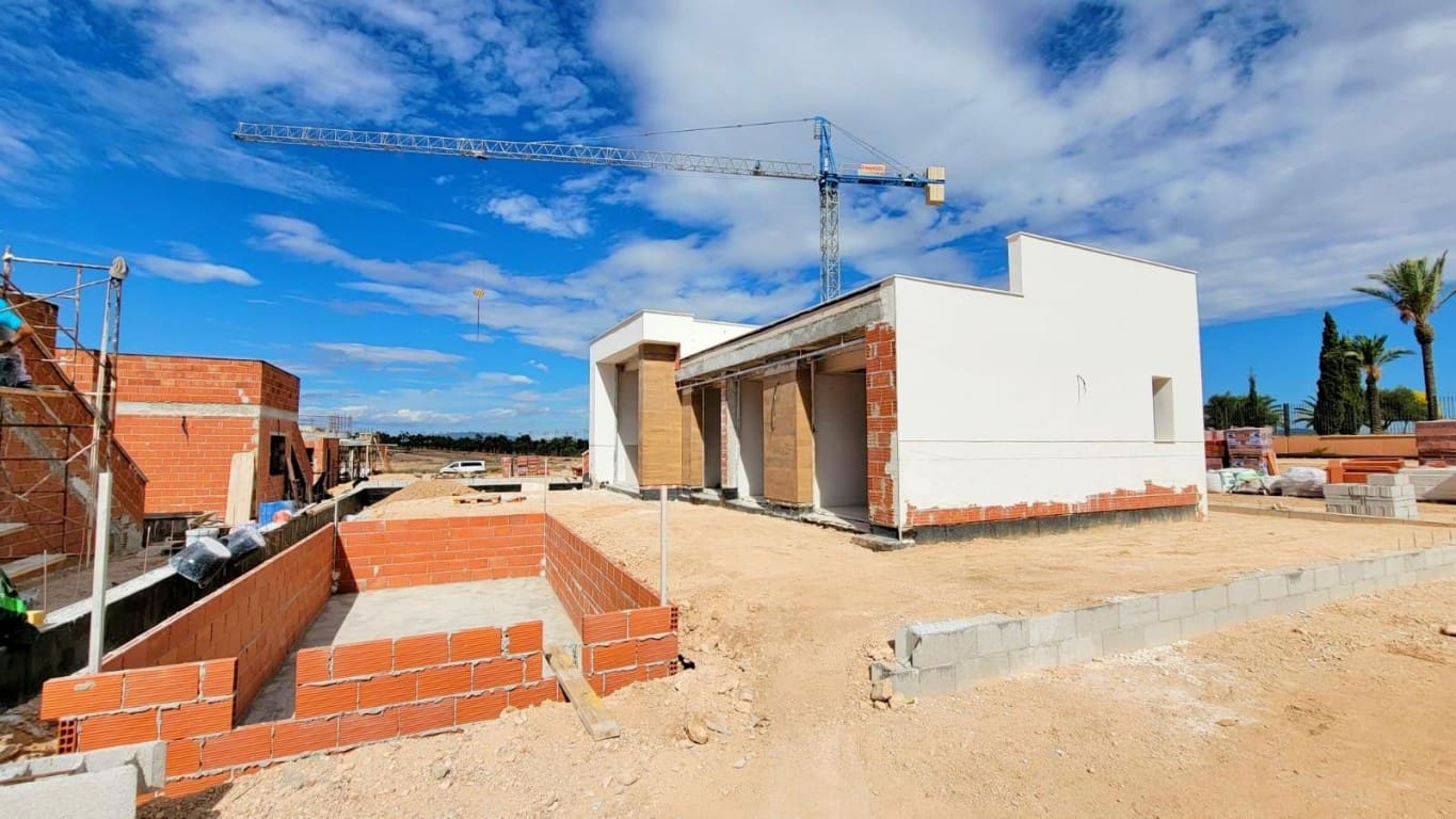 3 bedroom Villa for sale in Condado de Alhama with pool - € 335,000 (Ref: 7512891)