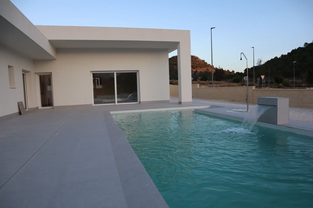 3 bedroom Villa for sale in La Romana with pool - € 360,000 (Ref: 7570248)