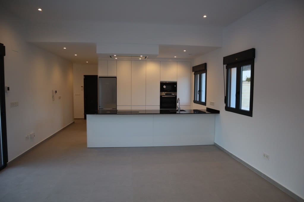 3 bedroom Villa for sale in La Romana with pool - € 360,000 (Ref: 7570248)