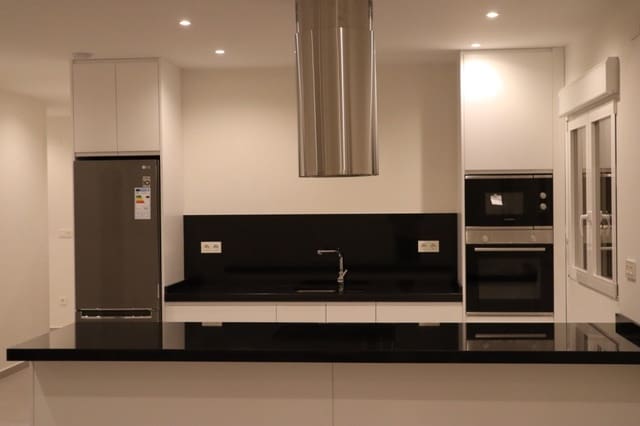 3 chambre Villa/Maison à vendre à La Romana avec piscine - 360 000 € (Ref: 7570248)