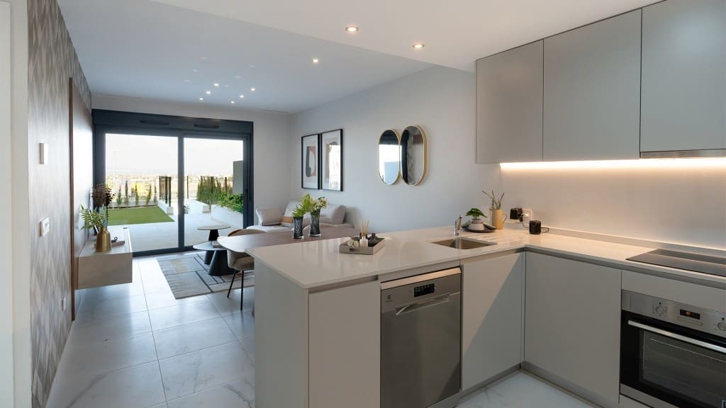 3 makuuhuone Huoneisto myytävänä paikassa Torrevieja mukana uima-altaan - 345 000 € (Ref: 7976243)