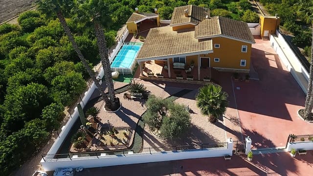 Finca/Casa Rural de 5 habitaciones en Desamparados - Hurchillo - Torremendo, Orihuela en venta con piscina garaje - 649.998 € (Ref: 8179167)