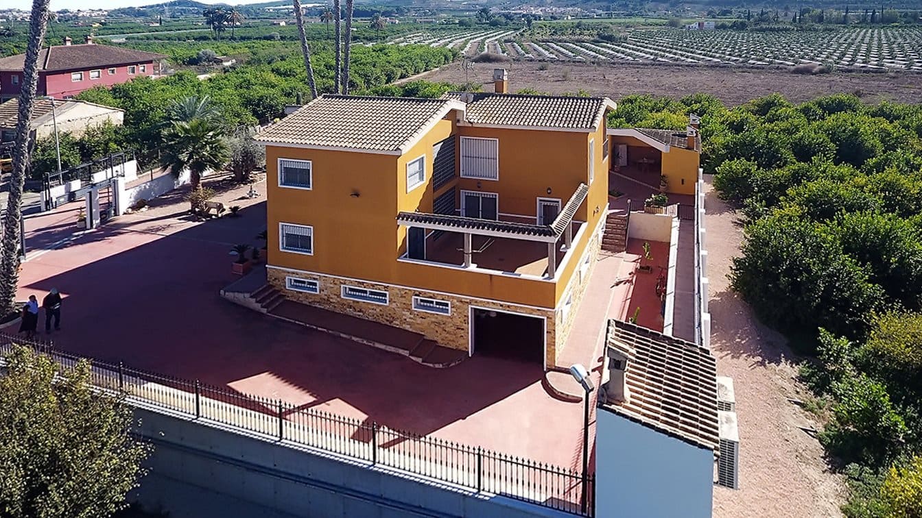 5 chambre Finca/Maison de Campagne à vendre à Orihuela avec piscine garage - 649 998 € (Ref: 8179167)