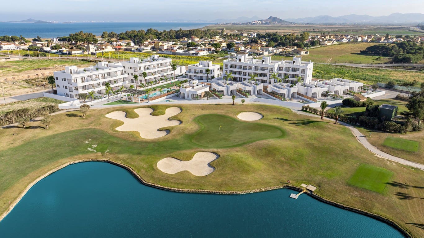 2 soveværelse Lejlighed til salg i Los Alcazares med swimmingpool - € 269.900 (Ref: 8426746)
