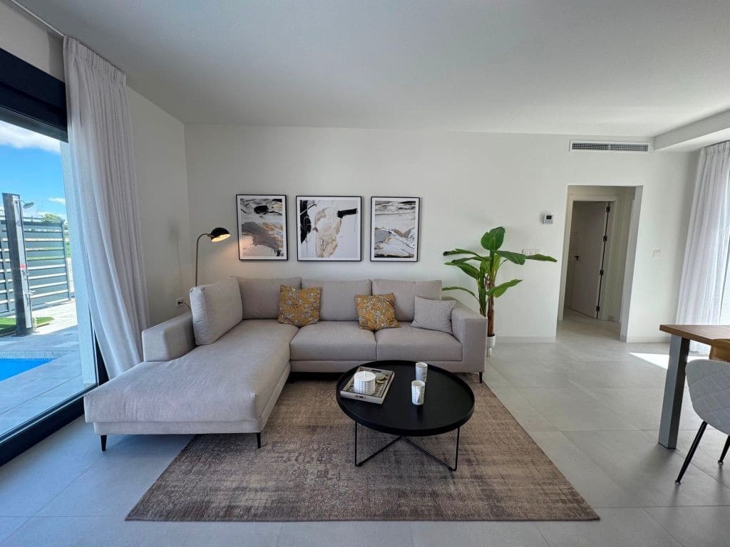 4 bedroom Villa for sale in Roldan with pool - € 674,500 (Ref: 8440803)