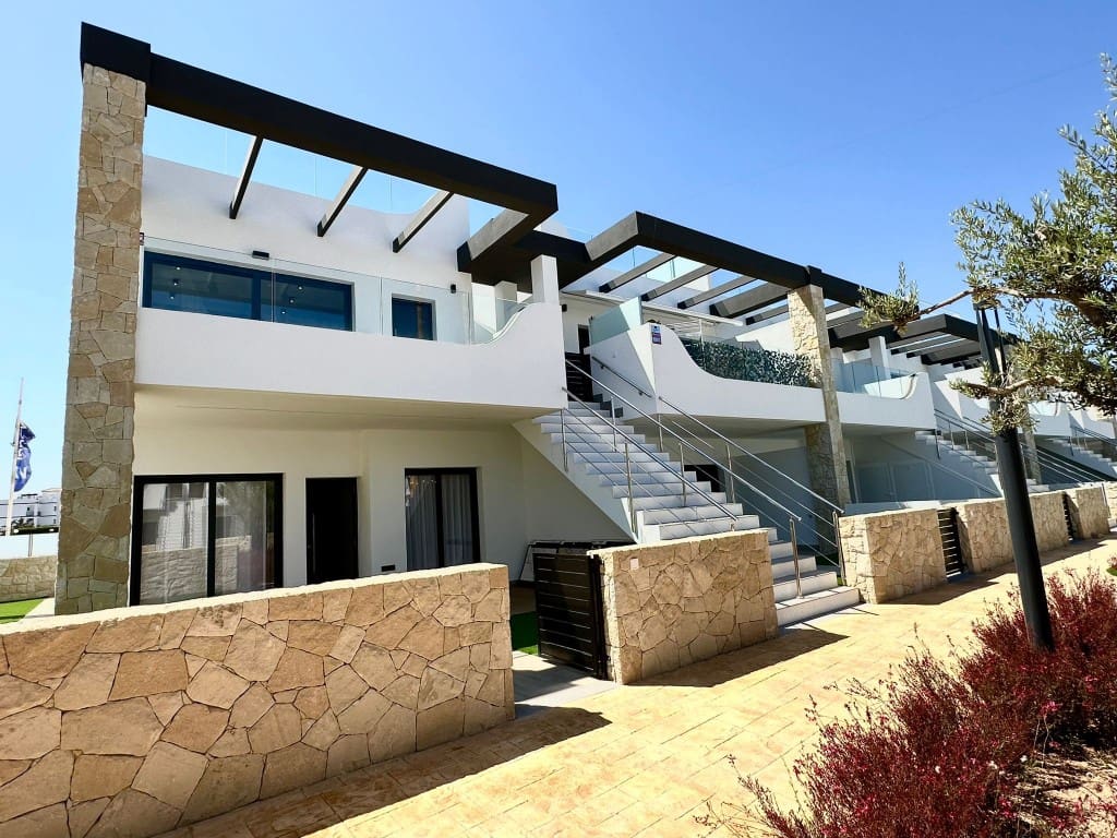 3 slaapkamer Penthouse te koop in Pilar de la Horadada met zwembad - € 365.000 (Ref: 8481126)