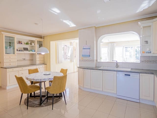 7 Zimmer Villa zu verkaufen in San Miguel de Salinas mit Pool Garage - 1.699.000 € (Ref: 8565986)