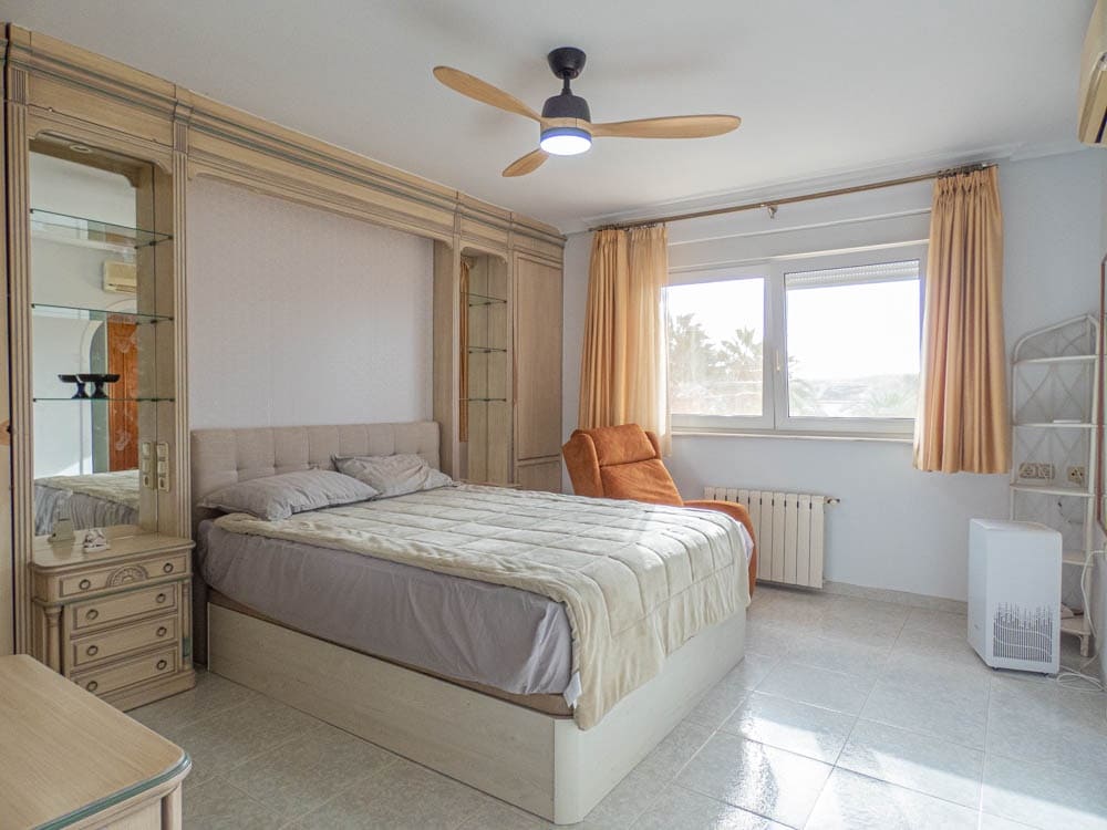 7 Zimmer Villa zu verkaufen in San Miguel de Salinas mit Pool Garage - 1.699.000 € (Ref: 8565986)