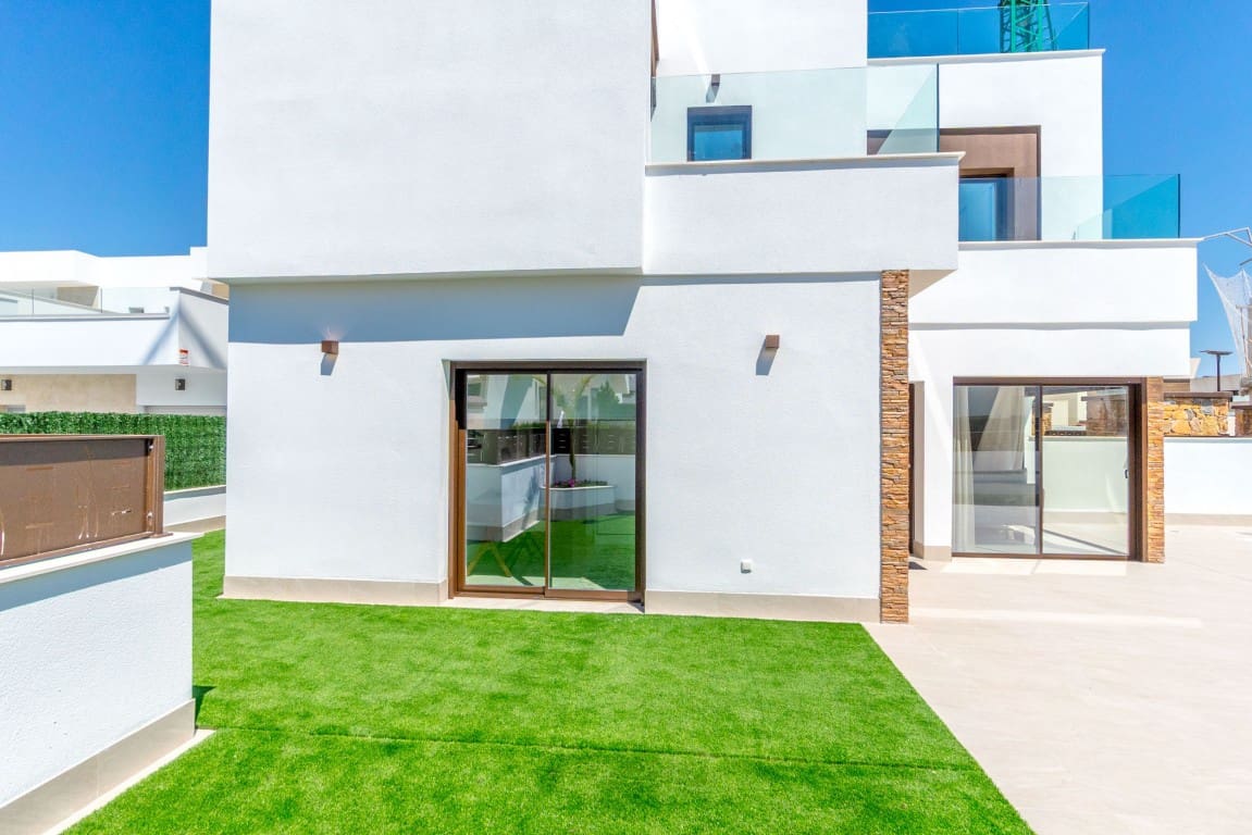 3 bedroom Villa for sale in Benijofar with pool - € 455,000 (Ref: 8575324)