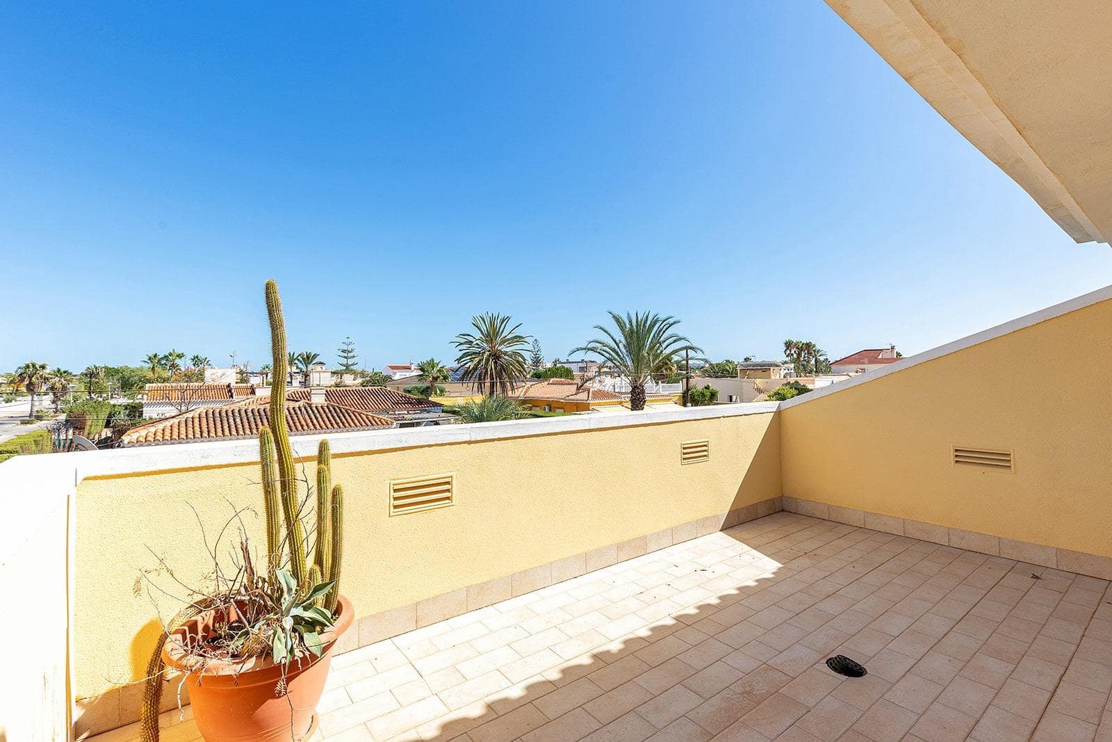 5 soverom Villa til salgs i Torrevieja med svømmebasseng garasje - € 730 000 (Ref: 8725785)