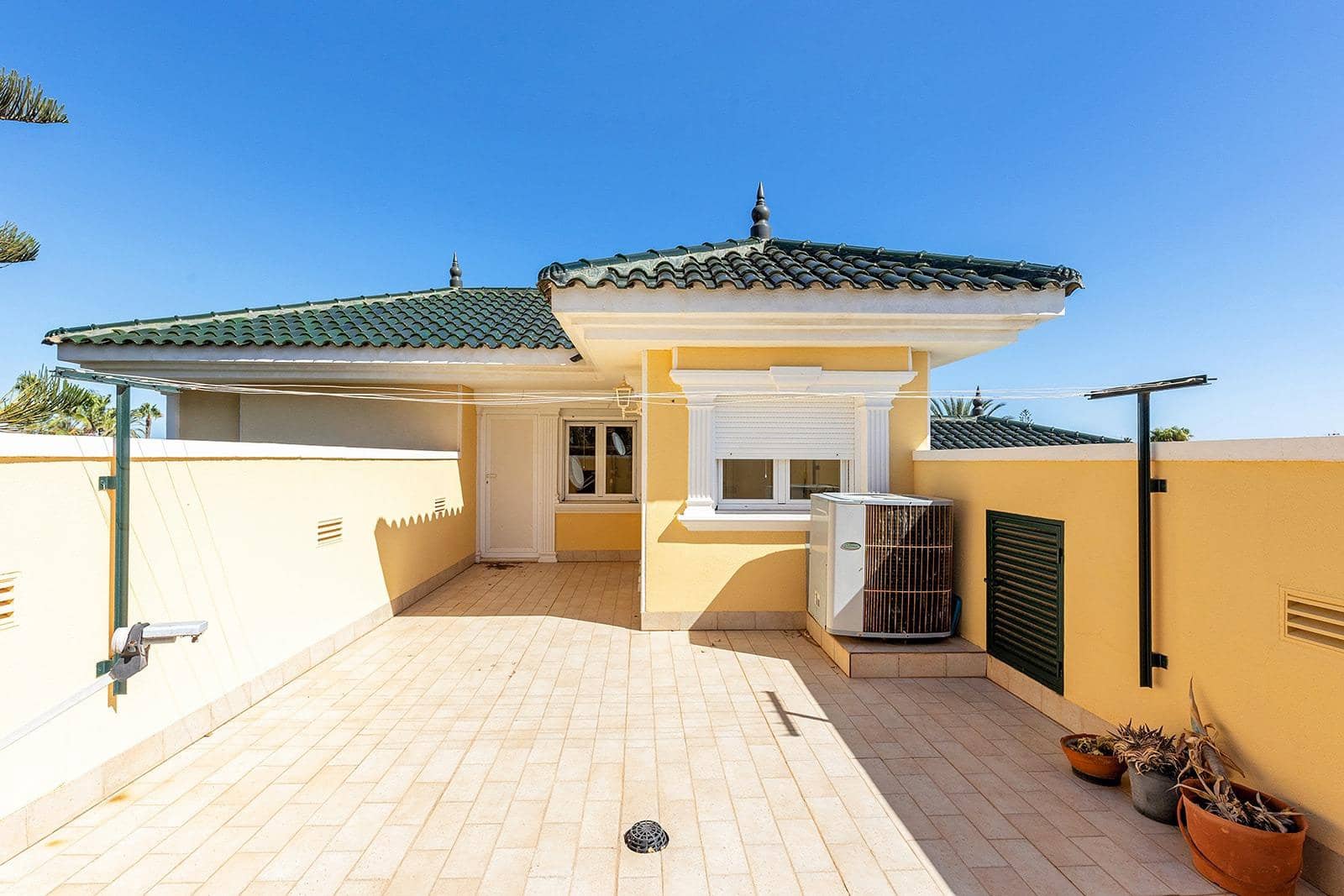 5 soverom Villa til salgs i Torrevieja med svømmebasseng garasje - € 730 000 (Ref: 8725785)