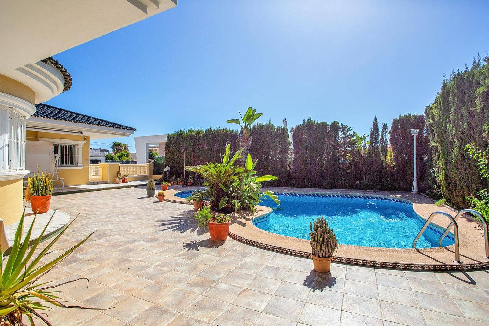 5 soverom Villa til salgs i Torrevieja med svømmebasseng garasje - € 730 000 (Ref: 8725785)