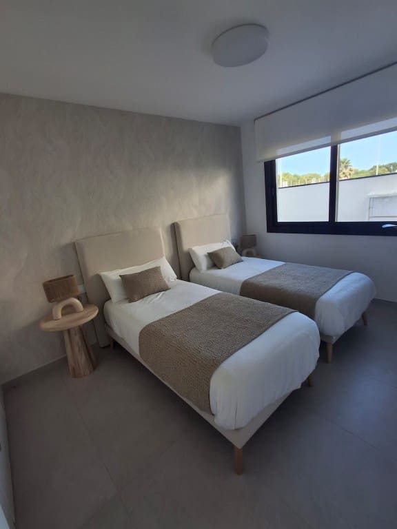 3 slaapkamer Villa te koop in Mil Palmeras met zwembad - € 539.900 (Ref: 8744493)