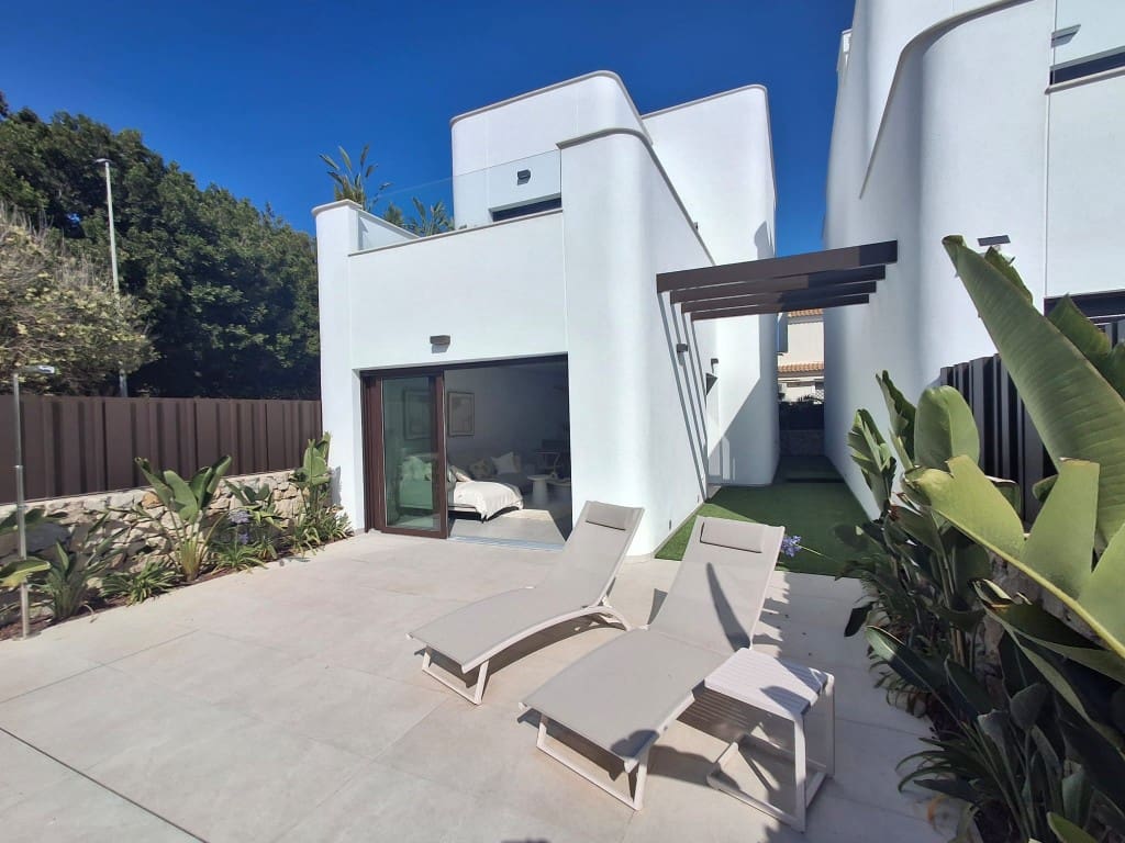 3 slaapkamer Villa te koop in Mil Palmeras met zwembad - € 539.900 (Ref: 8744493)