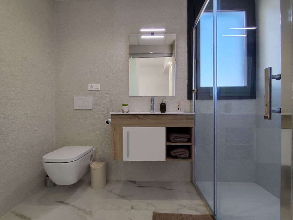 2 makuuhuone Huoneisto myytävänä paikassa Orihuela Costa mukana uima-altaan - 339 000 € (Ref: 8799961)