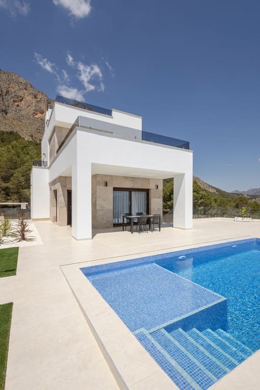 Chalet de 3 habitaciones en Polop en venta con piscina - 598.000 € (Ref: 8820660)