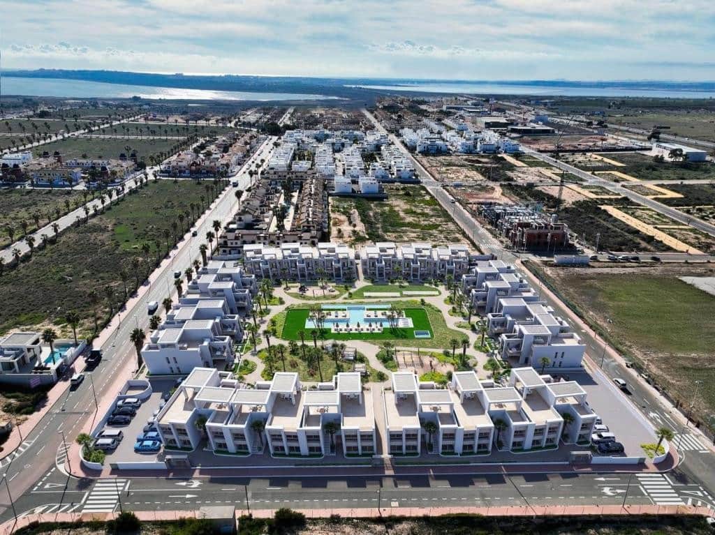 Ático de 2 habitaciones en Ciudad Quesada en venta con piscina - 324.000 € (Ref: 8897322)