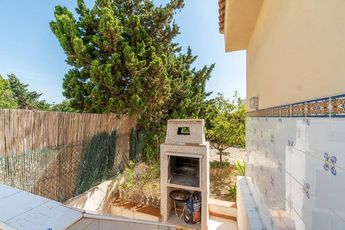 4 Zimmer Villa zu verkaufen in Torrevieja mit Pool Garage - 859.000 € (Ref: 9042546)