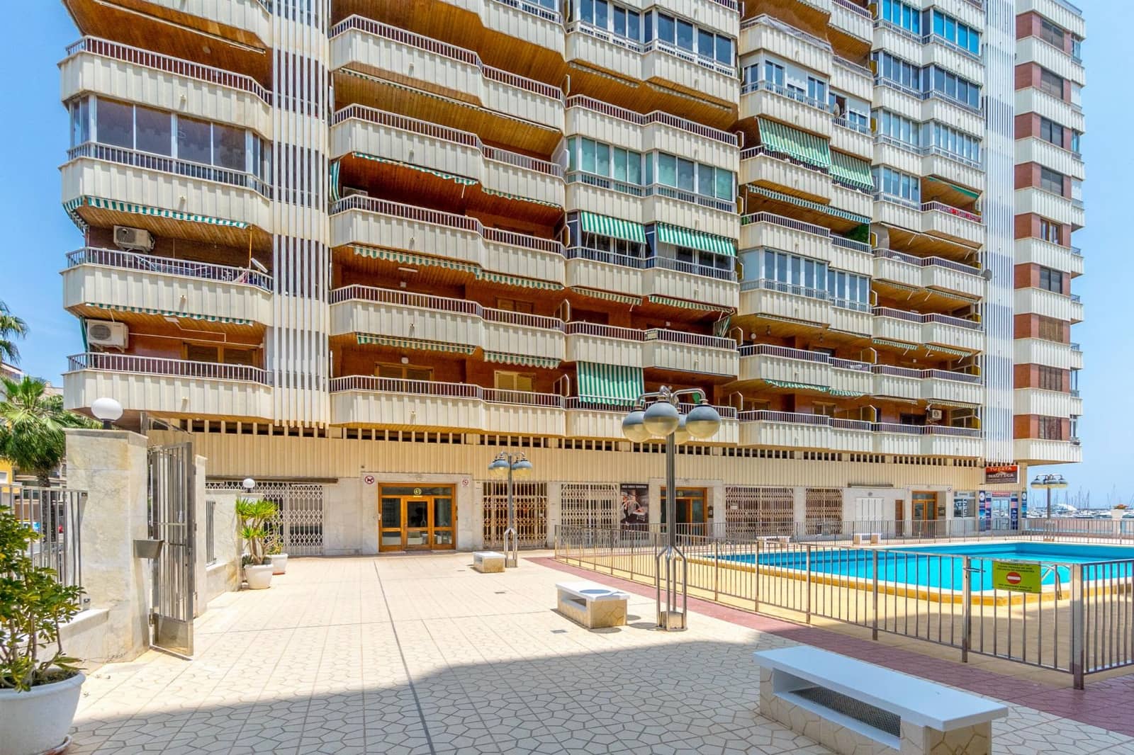 3 slaapkamer Appartement te koop in Torrevieja met zwembad - € 269.000 (Ref: 9060453)