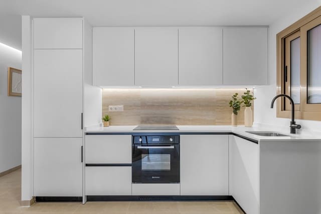 Apartamento de 3 habitaciones en Jacarilla en venta con piscina - 158.500 € (Ref: 9061527)