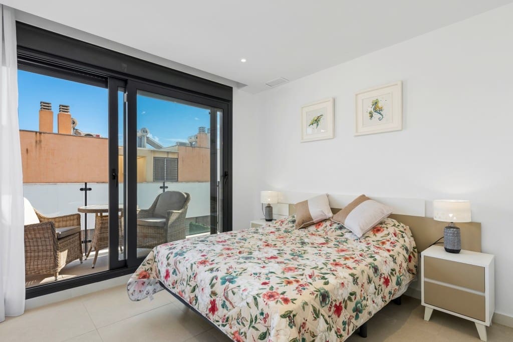 4 slaapkamer Villa te koop in Guardamar del Segura - € 436.000 (Ref: 9064060)