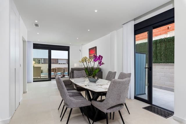 4 sovrum Villa till salu i Guardamar Playa, Guardamar del Segura - 436 000 € (Ref: 9064060)