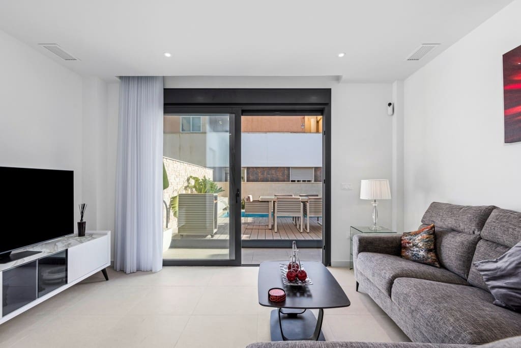 4 slaapkamer Villa te koop in Guardamar del Segura - € 436.000 (Ref: 9064060)