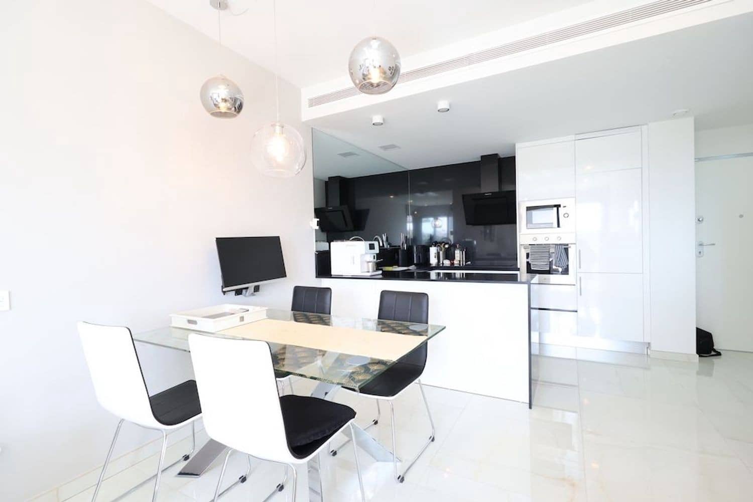 2 slaapkamer Appartement te koop in Orihuela Costa met zwembad garage - € 269.000 (Ref: 9075844)