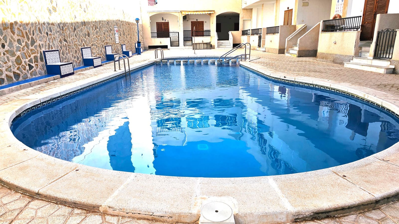 Studio til salg i Torrevieja med swimmingpool - € 147.500 (Ref: 9132616)