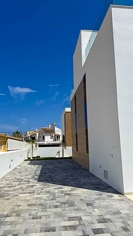 4 sovrum Villa till salu i Parque Acuático - Sector 25, Torrevieja med pool - 650 000 € (Ref: 9136412)