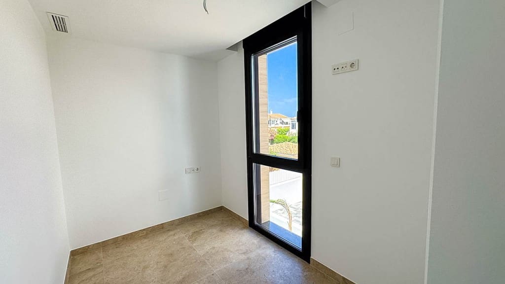 4 soverom Villa til salgs i Torrevieja med svømmebasseng - € 650 000 (Ref: 9136412)