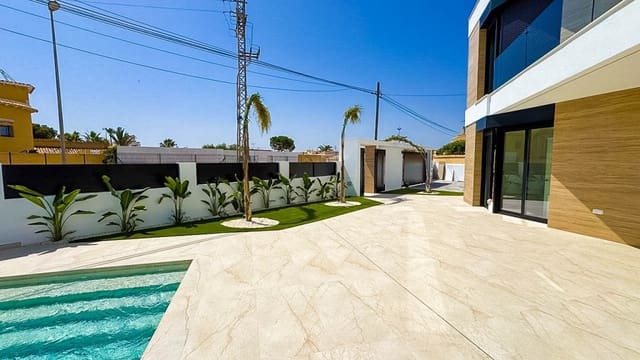 4 sovrum Villa till salu i Parque Acuático - Sector 25, Torrevieja med pool - 650 000 € (Ref: 9136412)