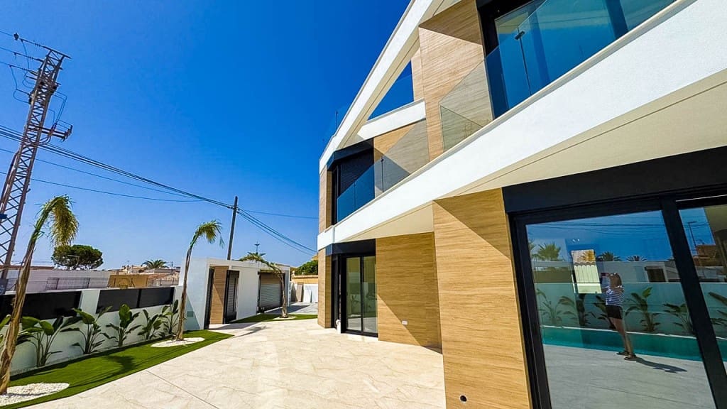 4 soverom Villa til salgs i Torrevieja med svømmebasseng - € 650 000 (Ref: 9136412)