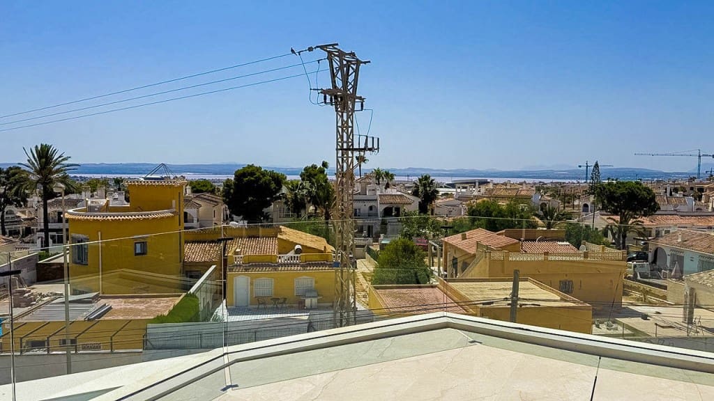 4 soverom Villa til salgs i Torrevieja med svømmebasseng - € 650 000 (Ref: 9136412)