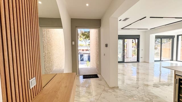 4 sypialnia Willa na sprzedaż w Los Altos z basenem - 995 000 € (Ref: 9141920)