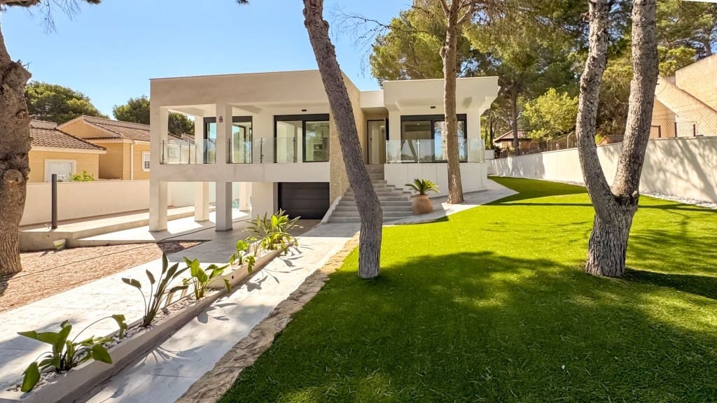 4 soverom Villa til salgs i Los Altos med svømmebasseng - € 995 000 (Ref: 9141920)