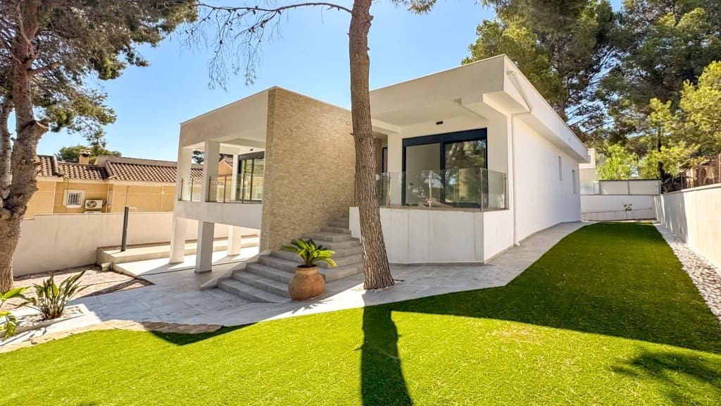 4 soverom Villa til salgs i Los Altos med svømmebasseng - € 995 000 (Ref: 9141920)