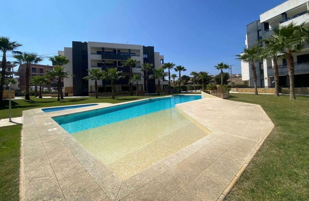 2 soveværelse Lejlighed til salg i Orihuela Costa med swimmingpool - € 246.000 (Ref: 9160200)