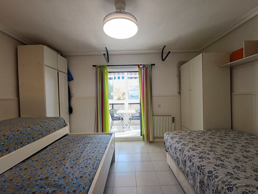 1 soveværelse Studio til salg i Torrevieja med swimmingpool - € 110.000 (Ref: 9219371)