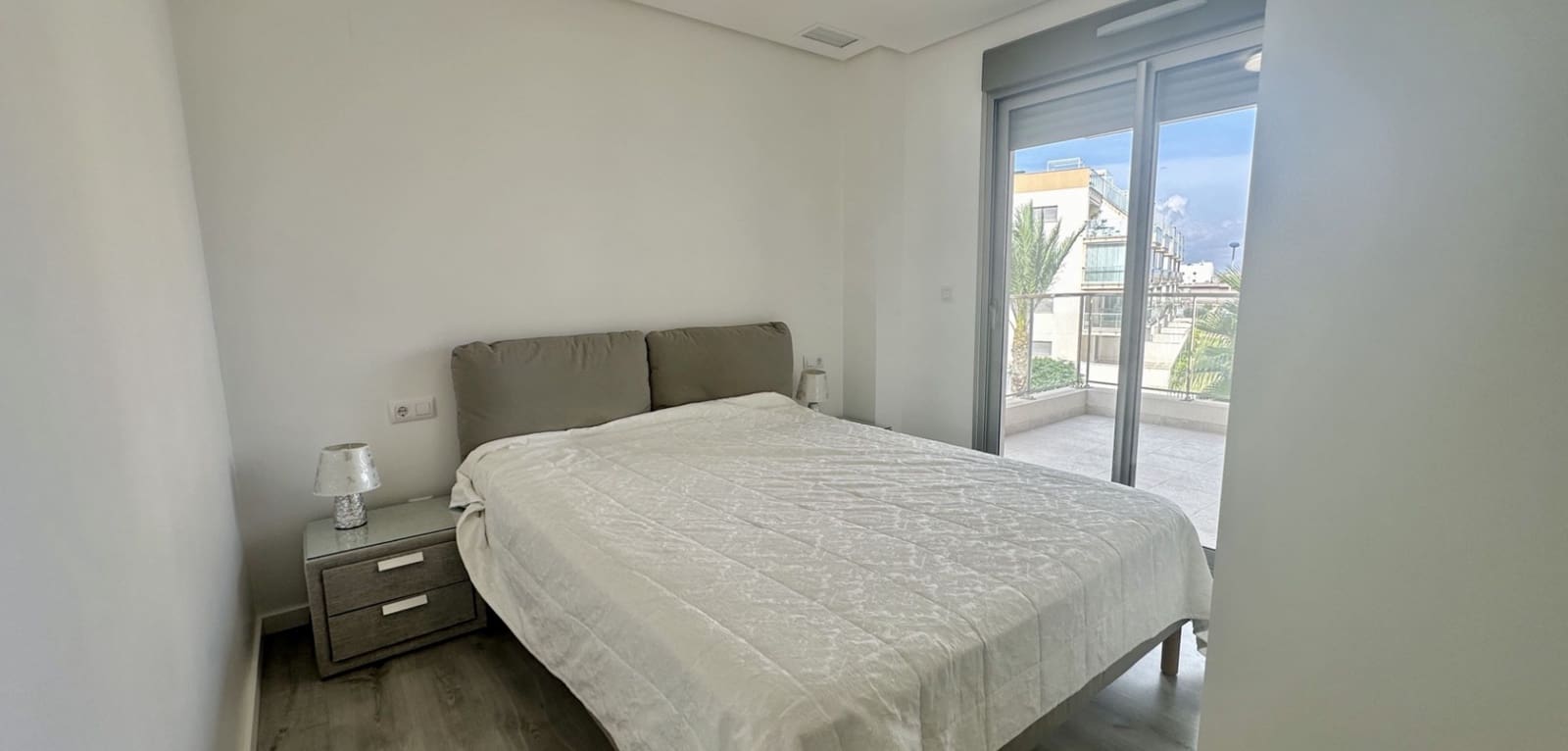 3 sypialnia Apartament na sprzedaż w Orihuela Costa z basenem garażem - 320 000 € (Ref: 9324334)