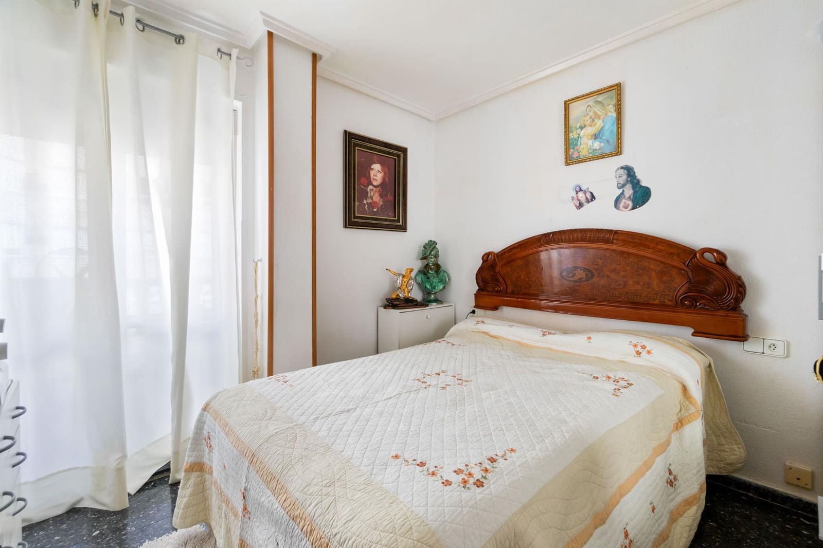Apartamento de 2 habitaciones en Torrevieja en venta con piscina - 150.000 € (Ref: 9342149)