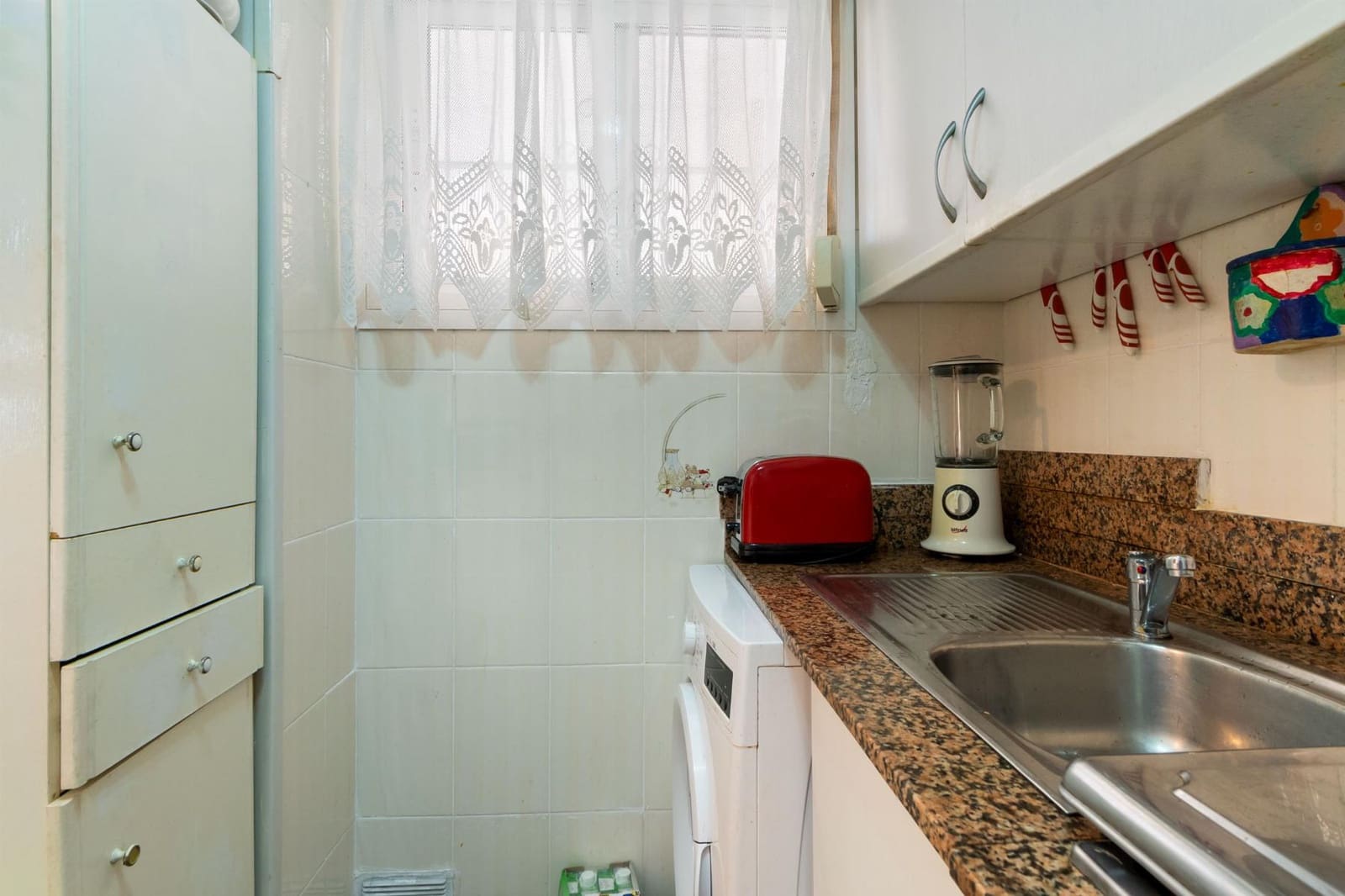 Apartamento de 2 habitaciones en Torrevieja en venta con piscina - 150.000 € (Ref: 9342149)