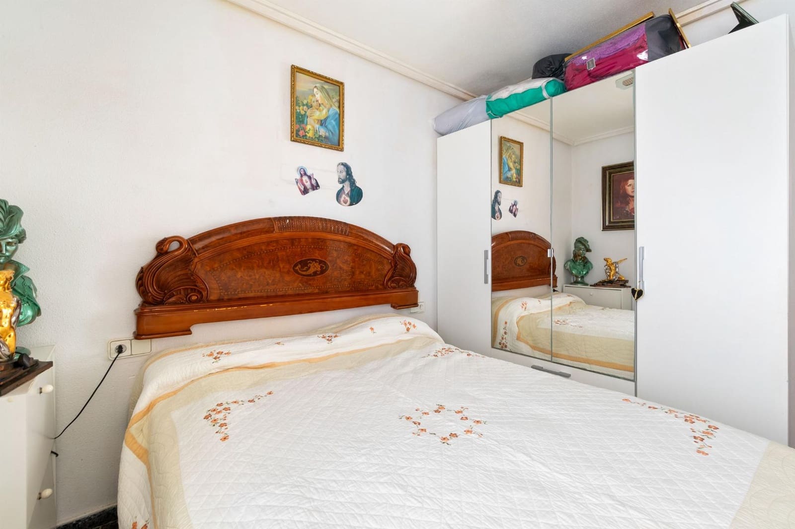 Apartamento de 2 habitaciones en Torrevieja en venta con piscina - 150.000 € (Ref: 9342149)