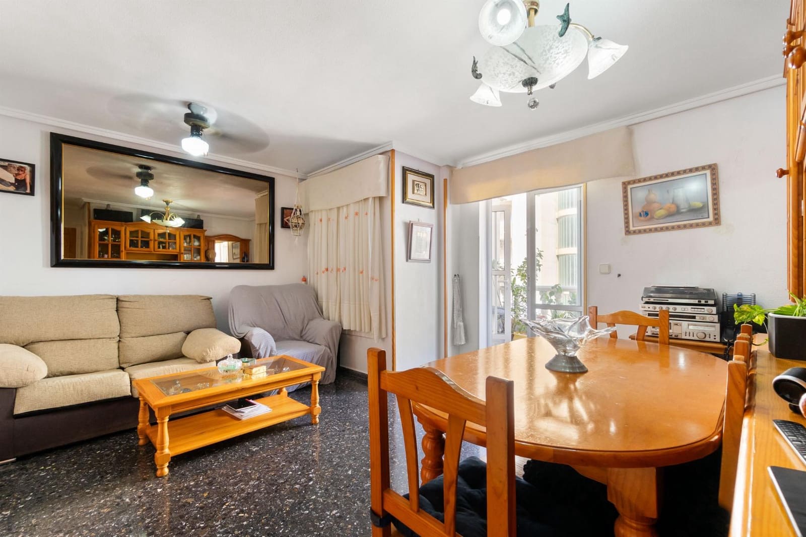 Apartamento de 2 habitaciones en Torrevieja en venta con piscina - 150.000 € (Ref: 9342149)