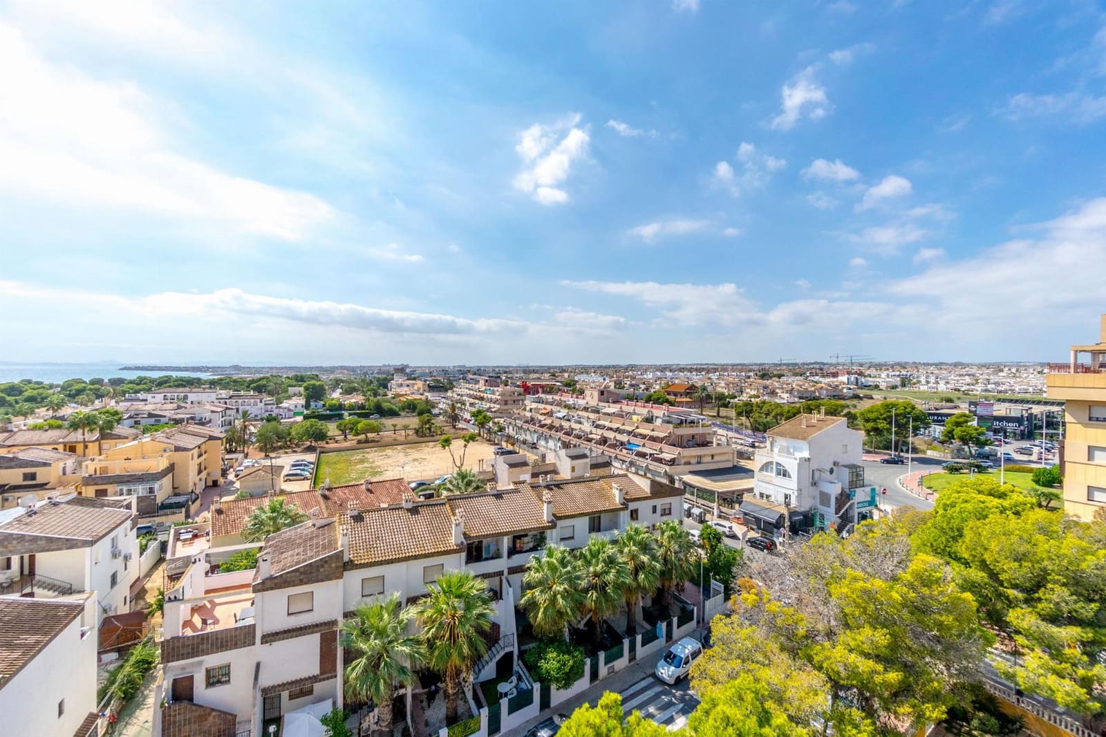 Apartamento de 2 habitaciones en Torrevieja en venta con piscina - 150.000 € (Ref: 9342149)