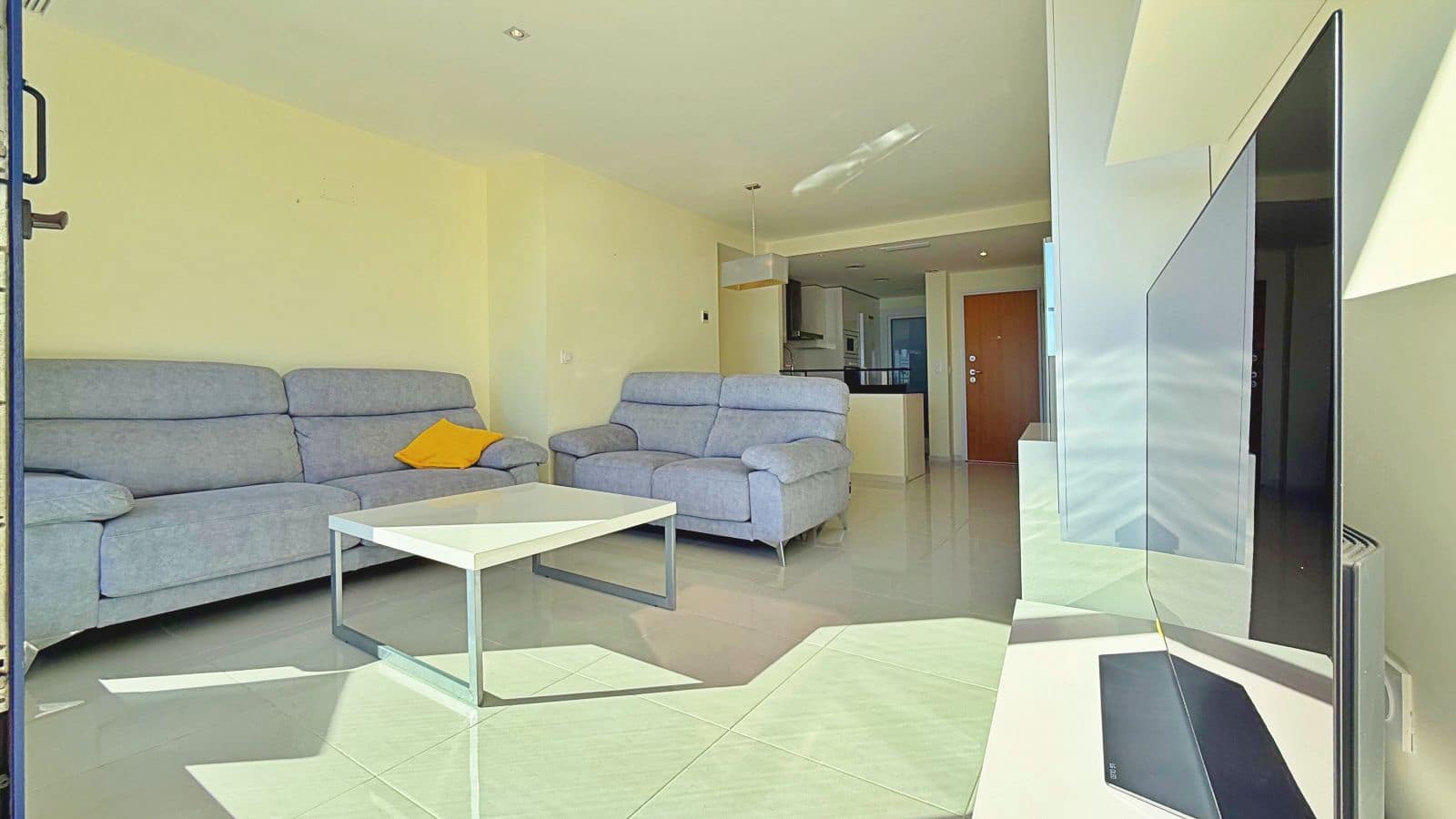 Ático de 2 habitaciones en Torrevieja en venta con garaje - 665.000 € (Ref: 9437805)