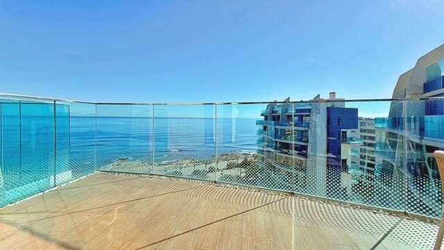 Ático de 2 habitaciones en Punta Prima, Torrevieja en venta con garaje - 665.000 € (Ref: 9437805)