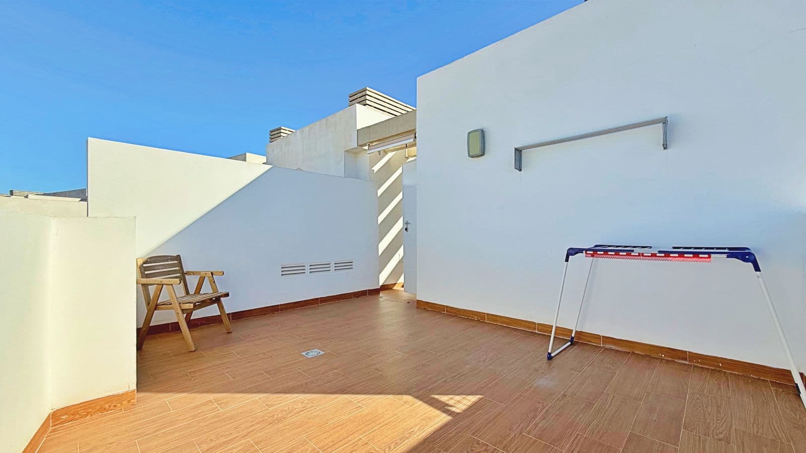 Ático de 2 habitaciones en Torrevieja en venta con garaje - 665.000 € (Ref: 9437805)
