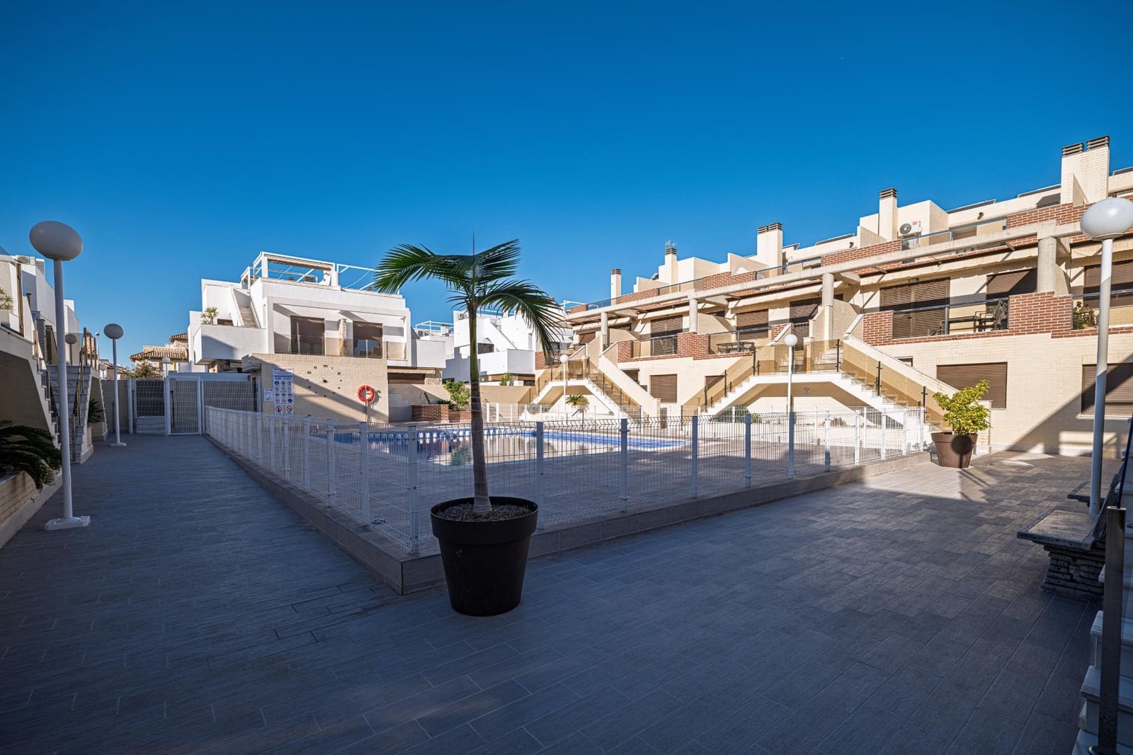 3 soverom Leilighet til salgs i Cabo Roig med svømmebasseng garasje - € 235 000 (Ref: 9441840)